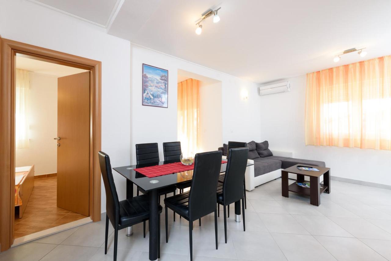 Apartmani Petra Трогір Екстер'єр фото