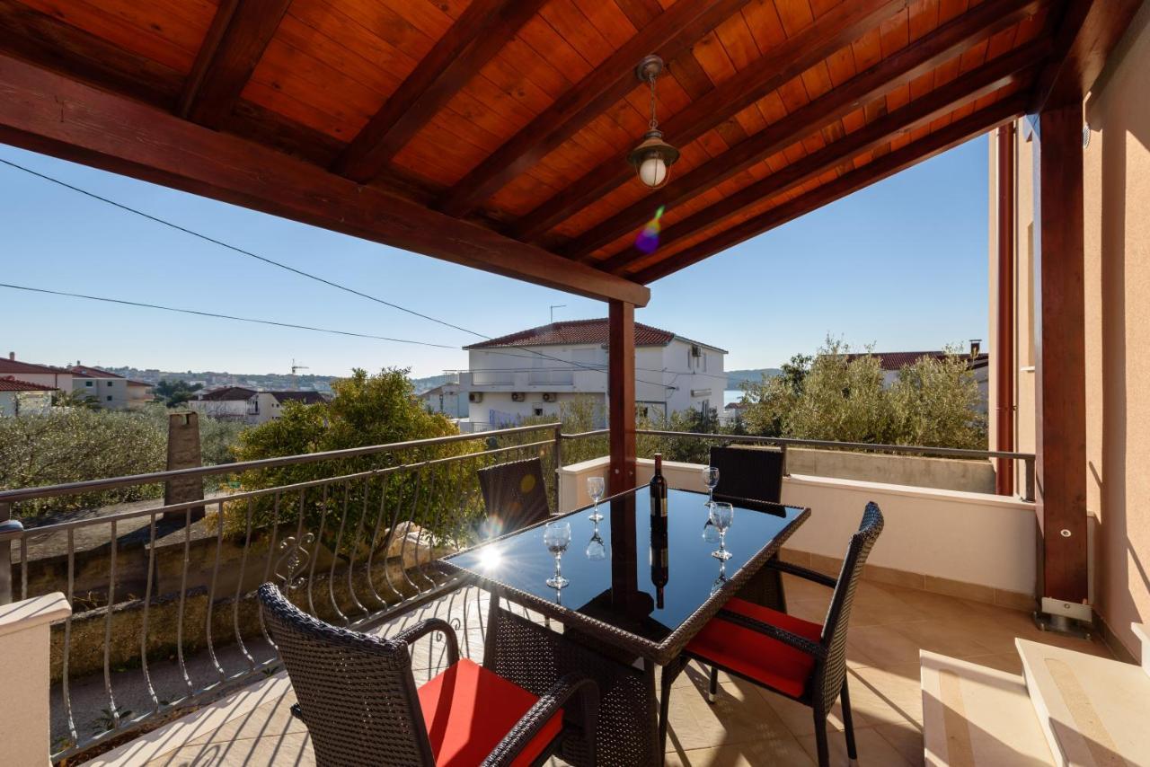 Apartmani Petra Трогір Екстер'єр фото