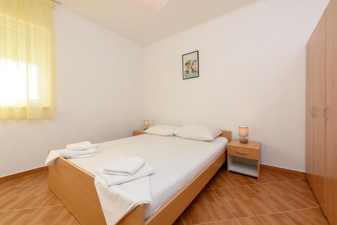 Apartmani Petra Трогір Екстер'єр фото