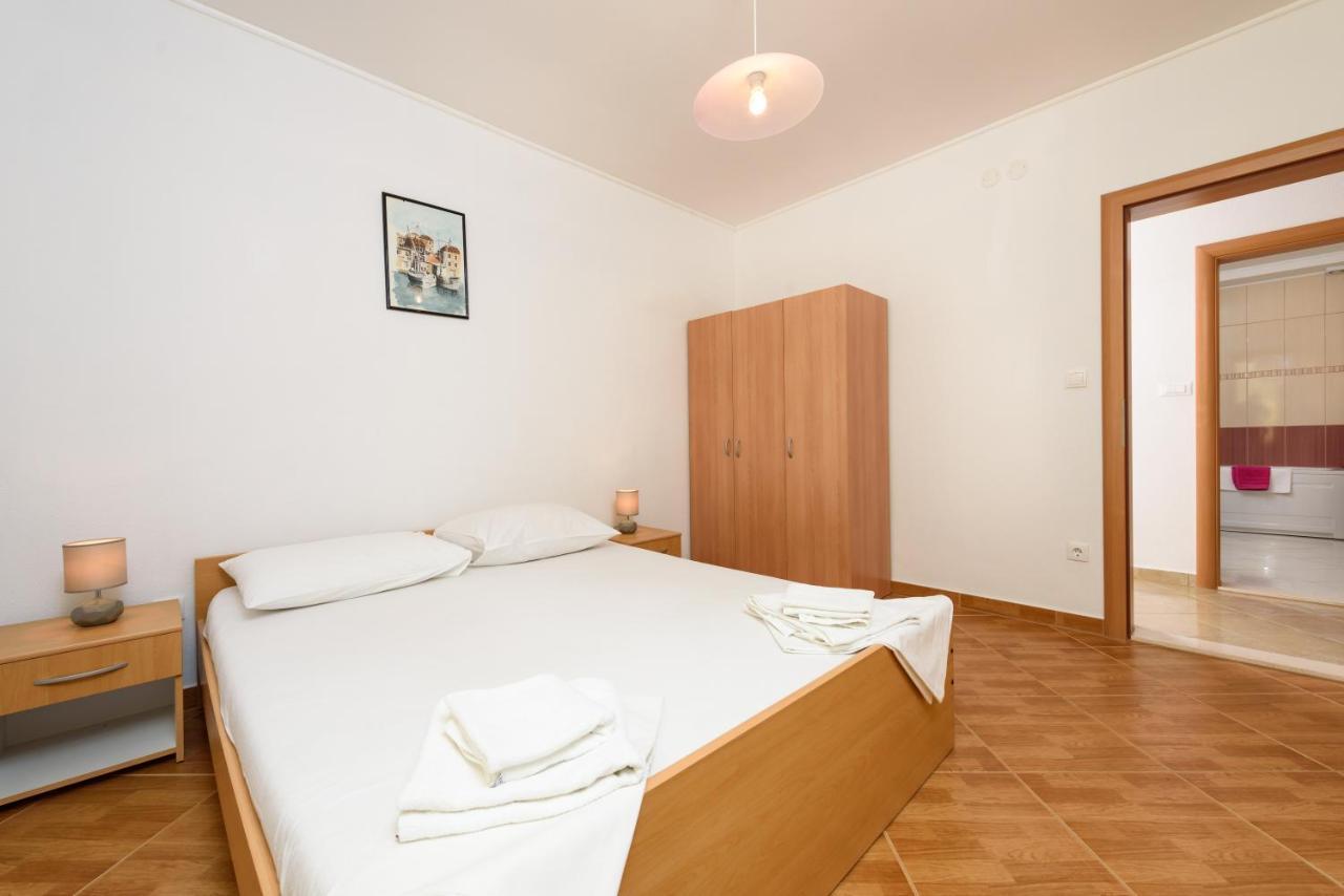 Apartmani Petra Трогір Екстер'єр фото